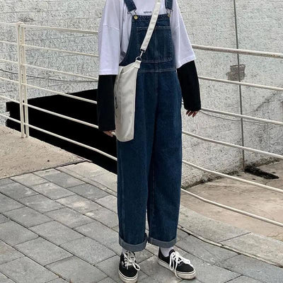 Jeans-Latzhose in großer Oversize-Größe