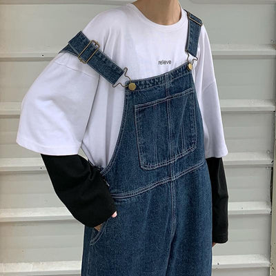 Jeans-Latzhose in großer Oversize-Größe